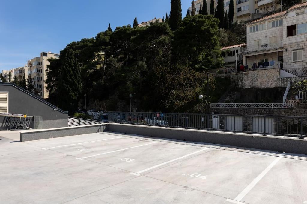 Pier Free Parking And Balcony Apartment Dubrovnik